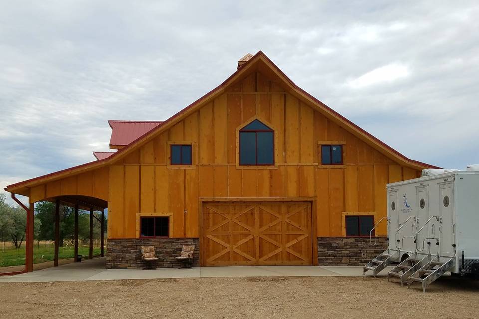 Barn Wedding in Fort Collins, CO