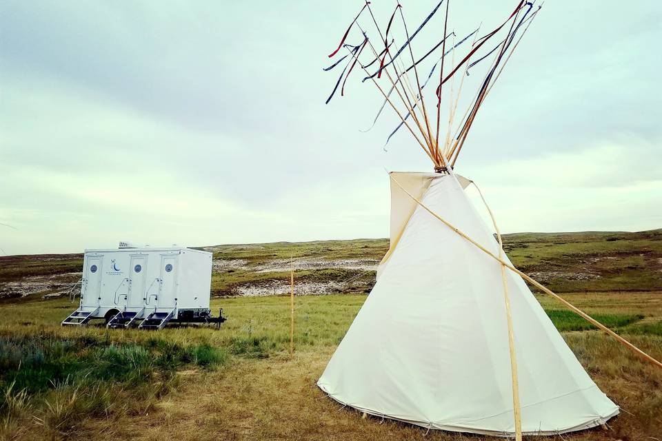 Vancouver 3 Station for an outdoor wedding in Cheyenne, Wyoming