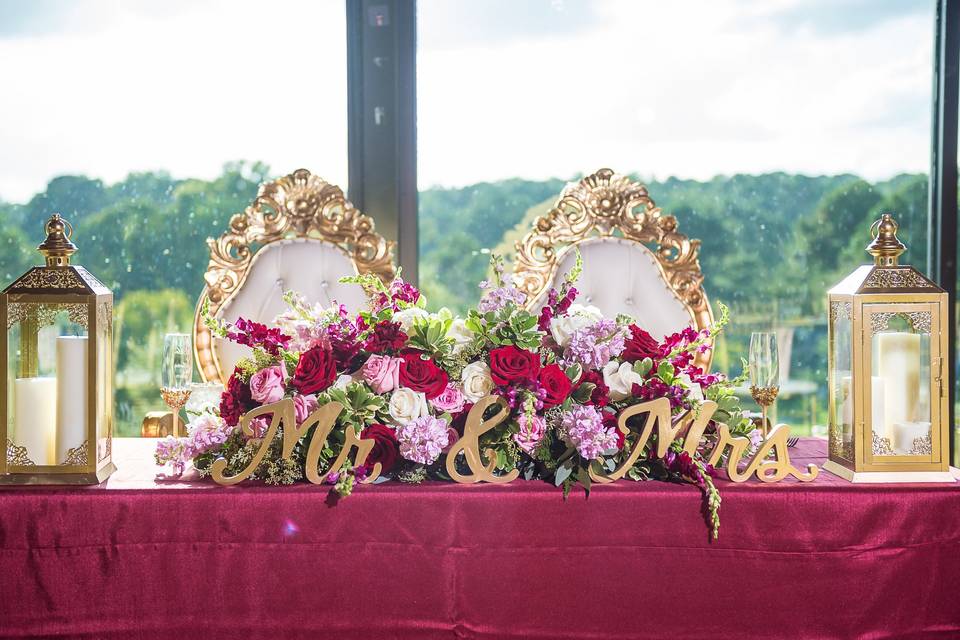 PE Sweetheart Table