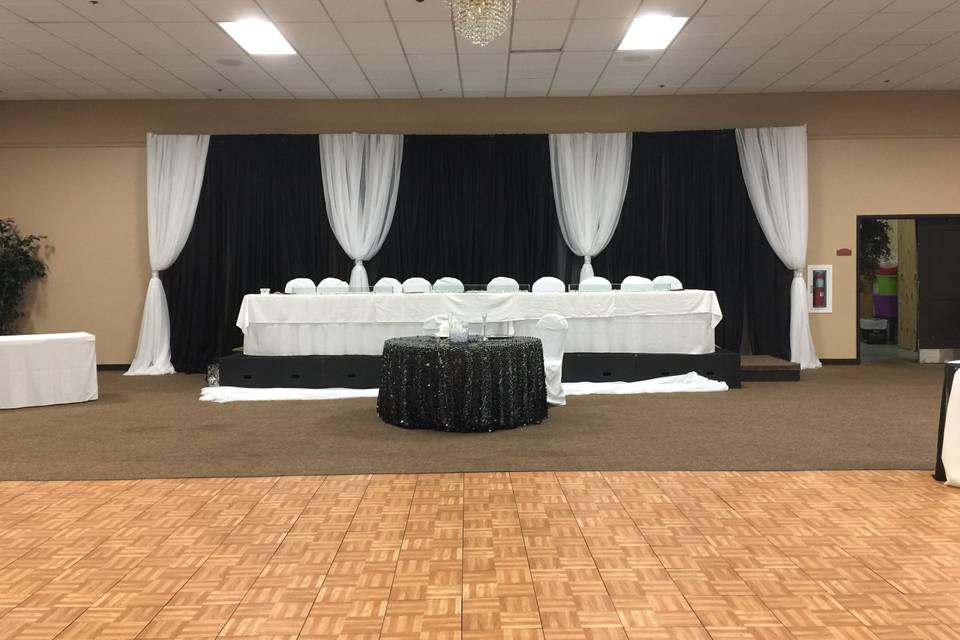 Headtable Decor ad Backdrop