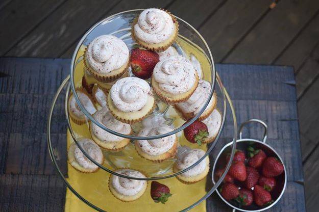 Cupcakes and strawberries