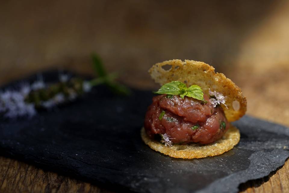 Canapés | dry aged beef tartar