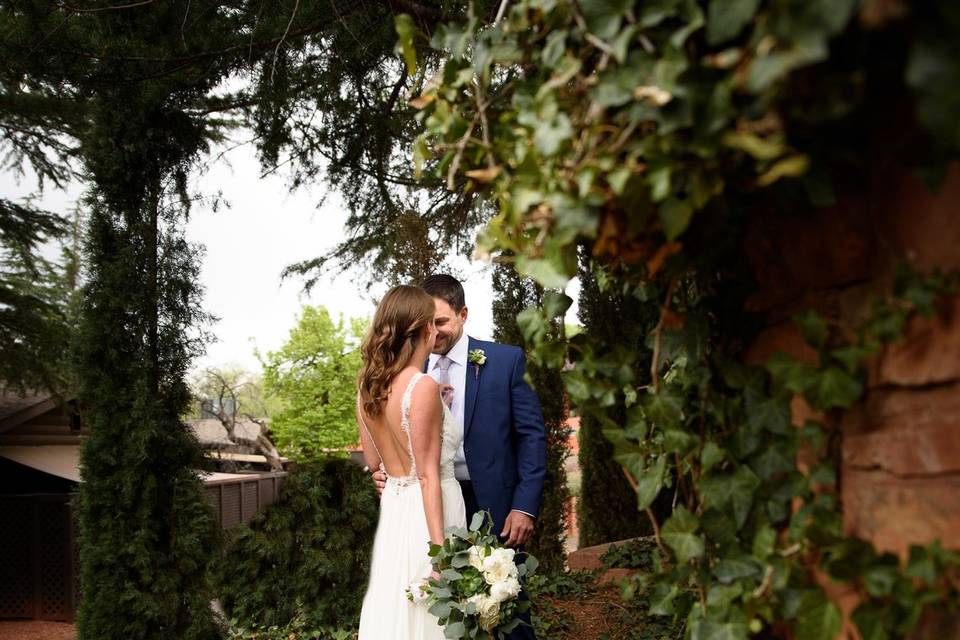 Sedona Wedding at L'Auberge-first look