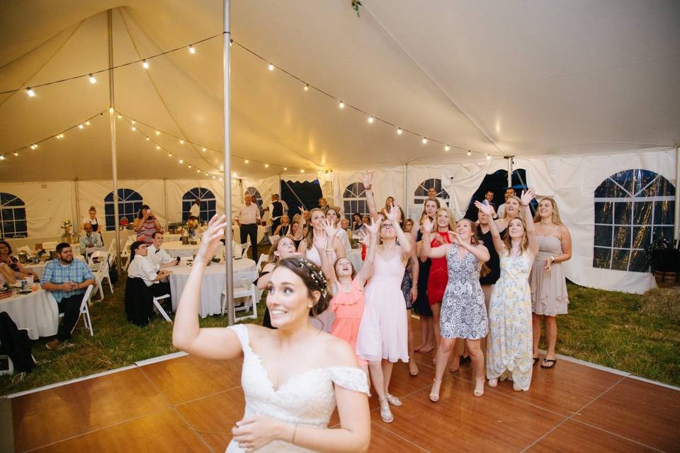 Bouquet toss