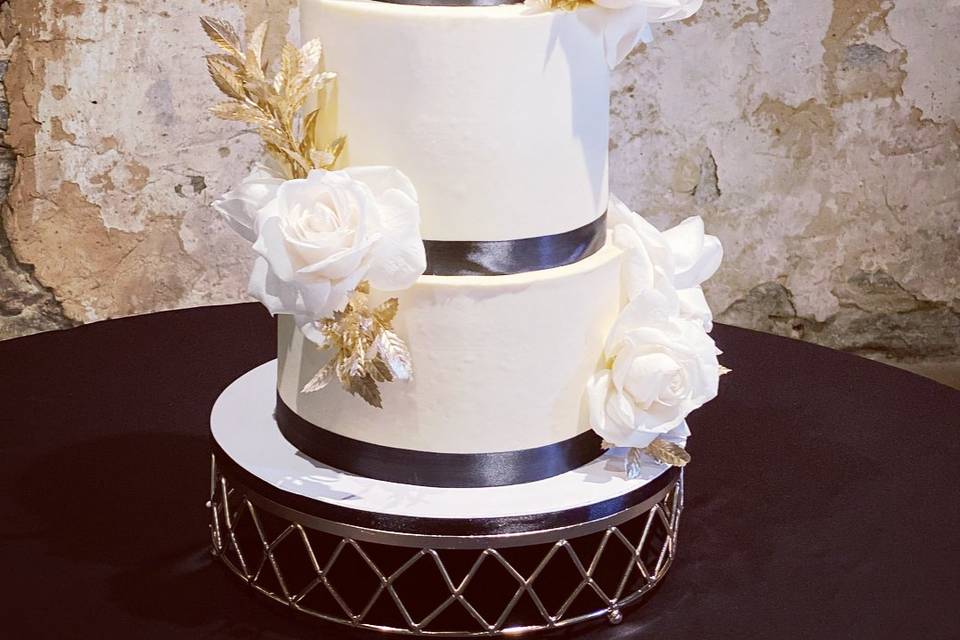 White & Black Wedding Cake