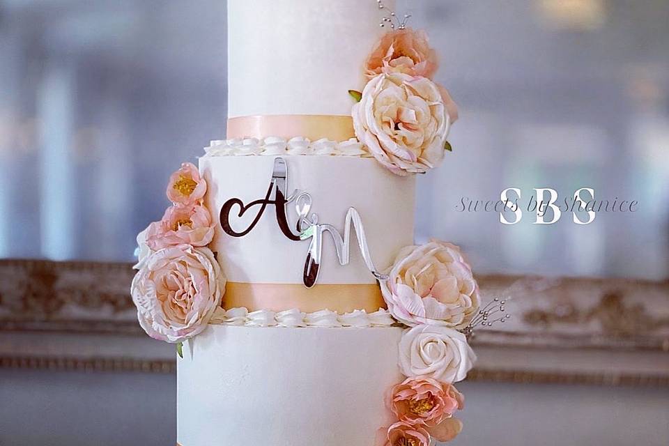 White & Peach Buttercream