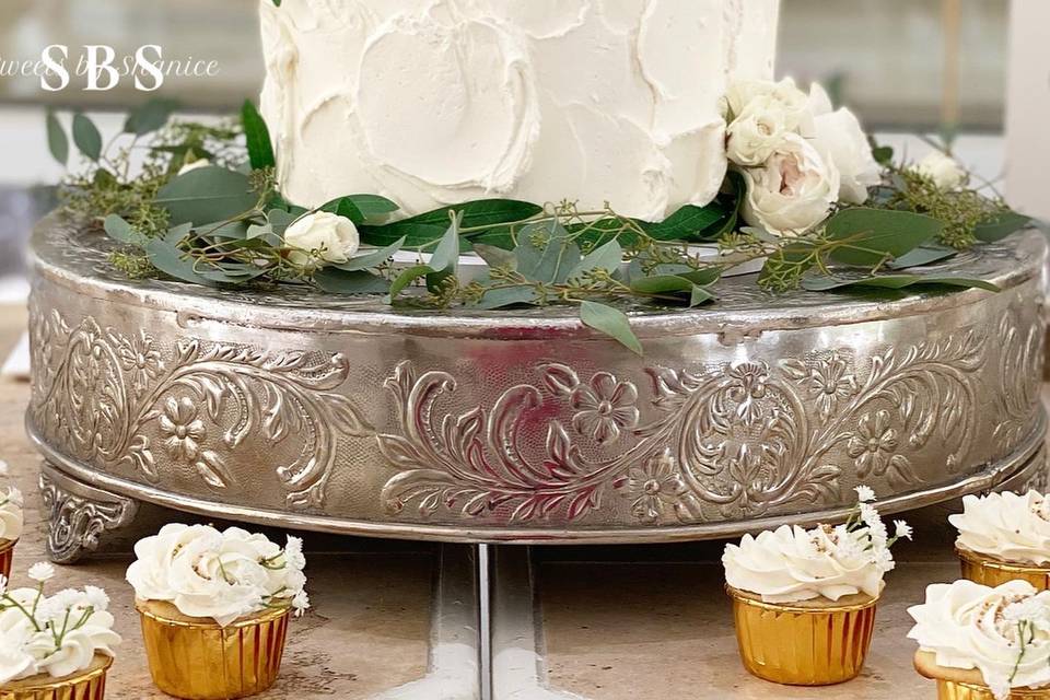 White Buttercream with Floral