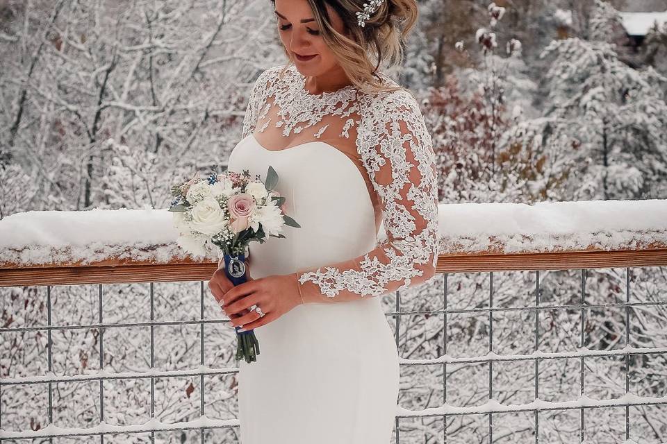 We love Snowy Weddings