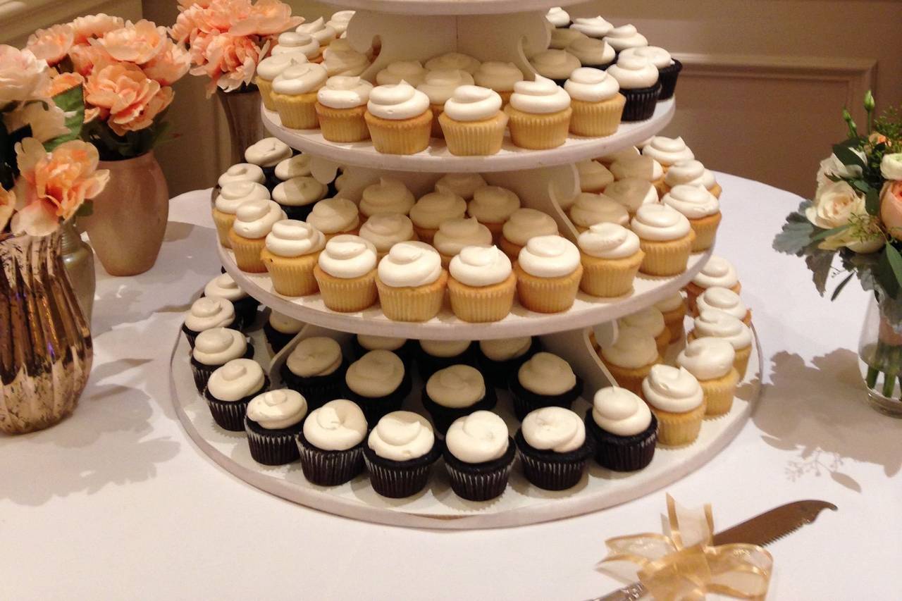 Sweet Ladies Bakery - Wedding Cakes - Gainesville, VA - WeddingWire