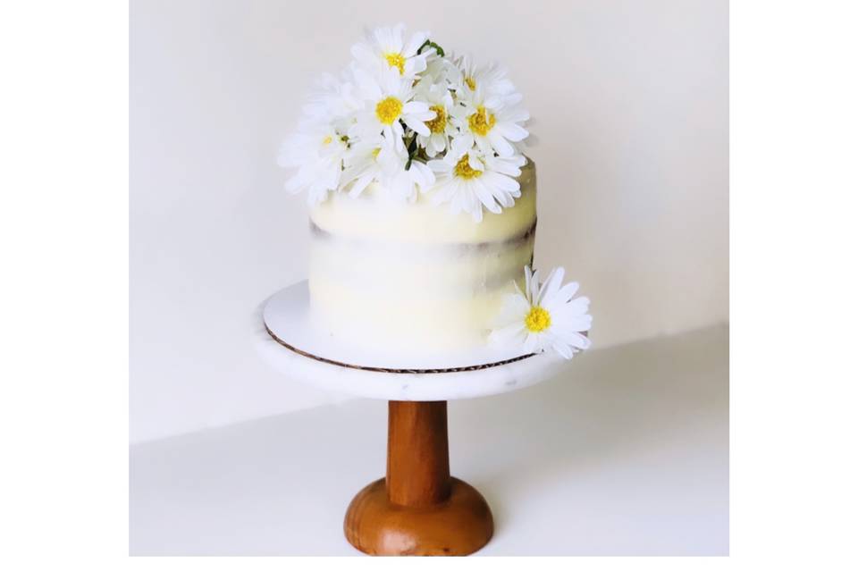 One-tier semi-naked cake