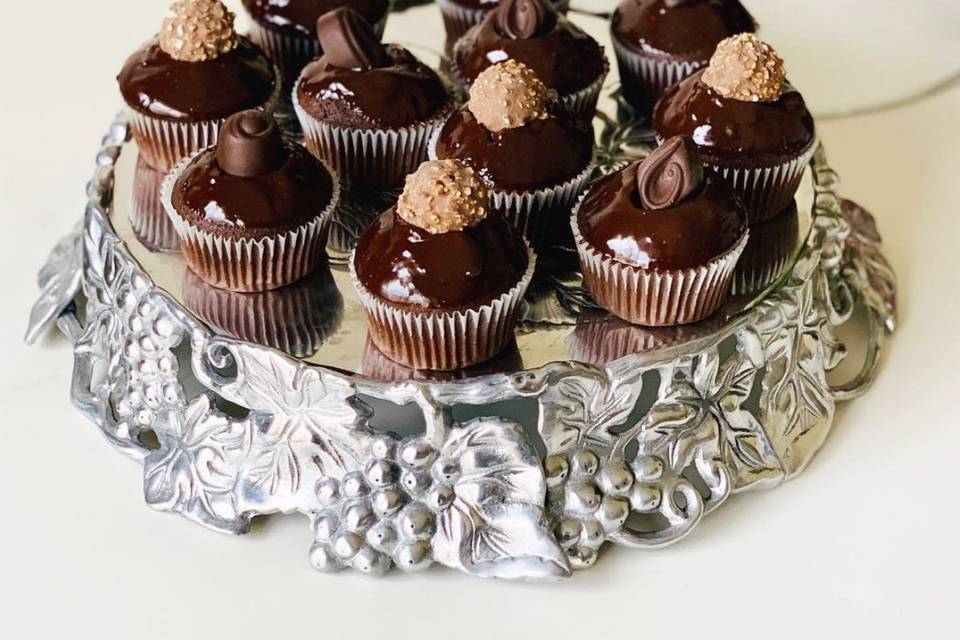 Chocolate cupcakes & bonbons