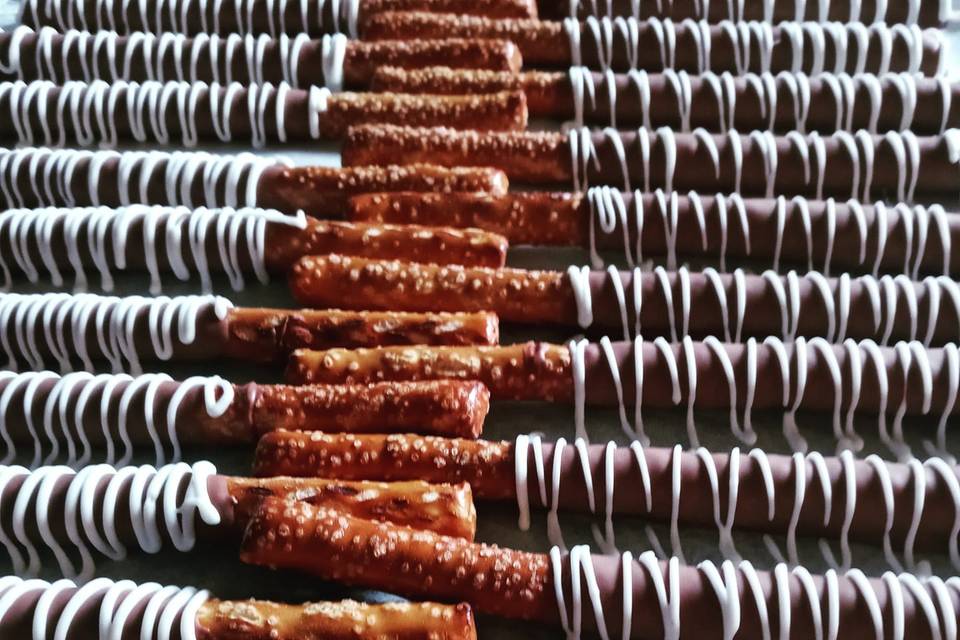 Dipped pretzels