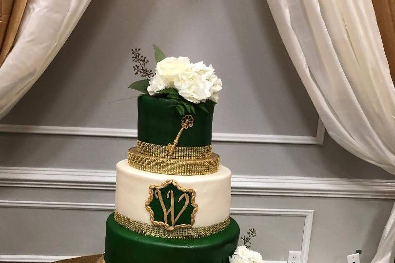 Gold accents on cake