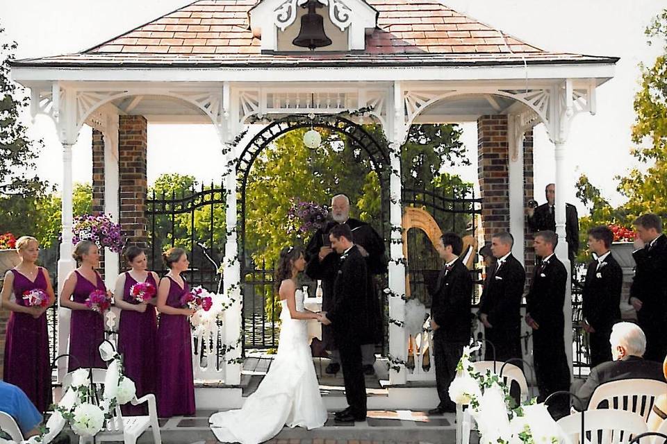 Couple wedding ceremony