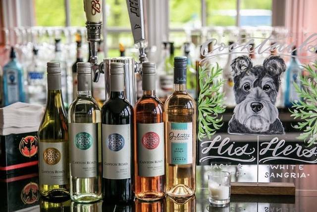 Pet cocktail sign