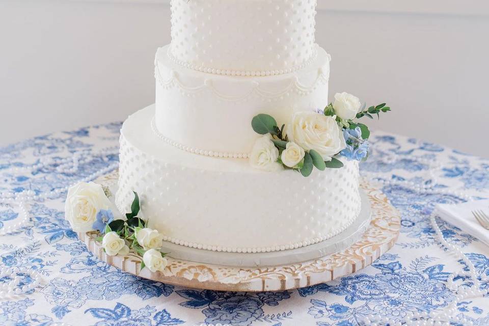White Wedding cake