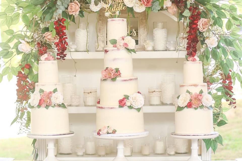 White cake designs