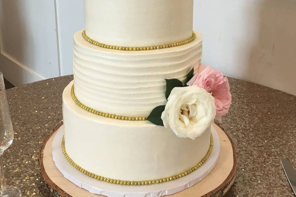 White and pink cake