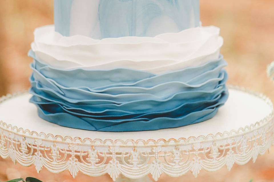 Blue motif cake