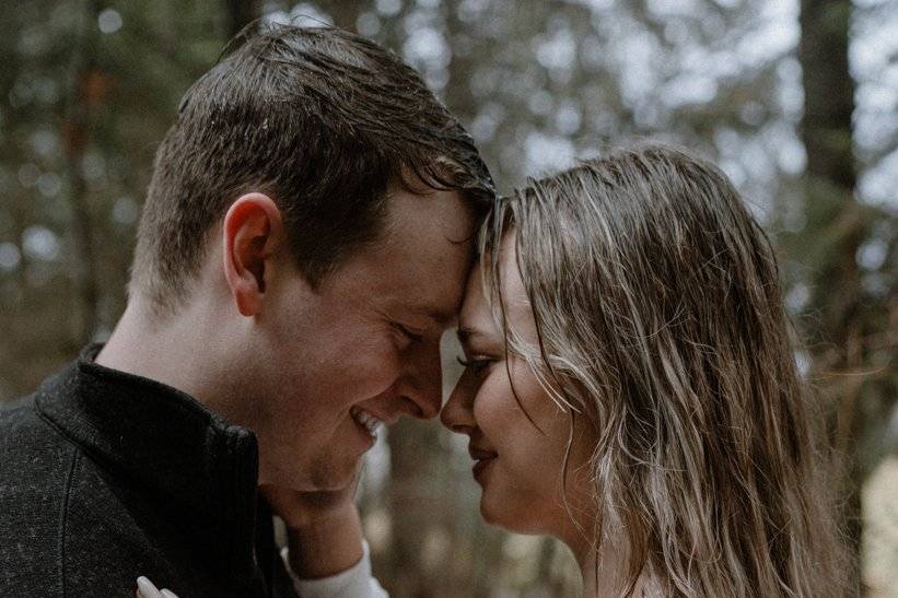 Outdoor engagement session