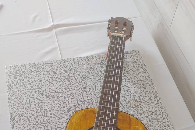 Guitar grooms cake