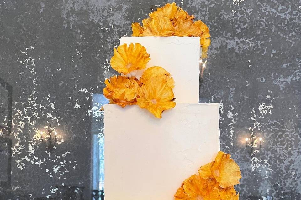 Square Tiers Pineapple Flowers