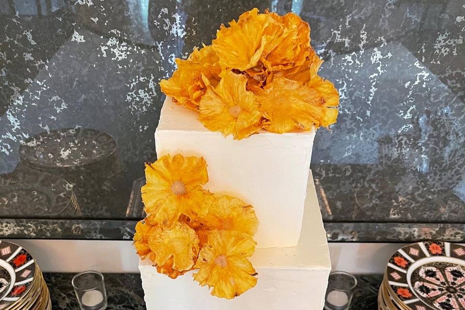 Square Tiers Pineapple Flowers