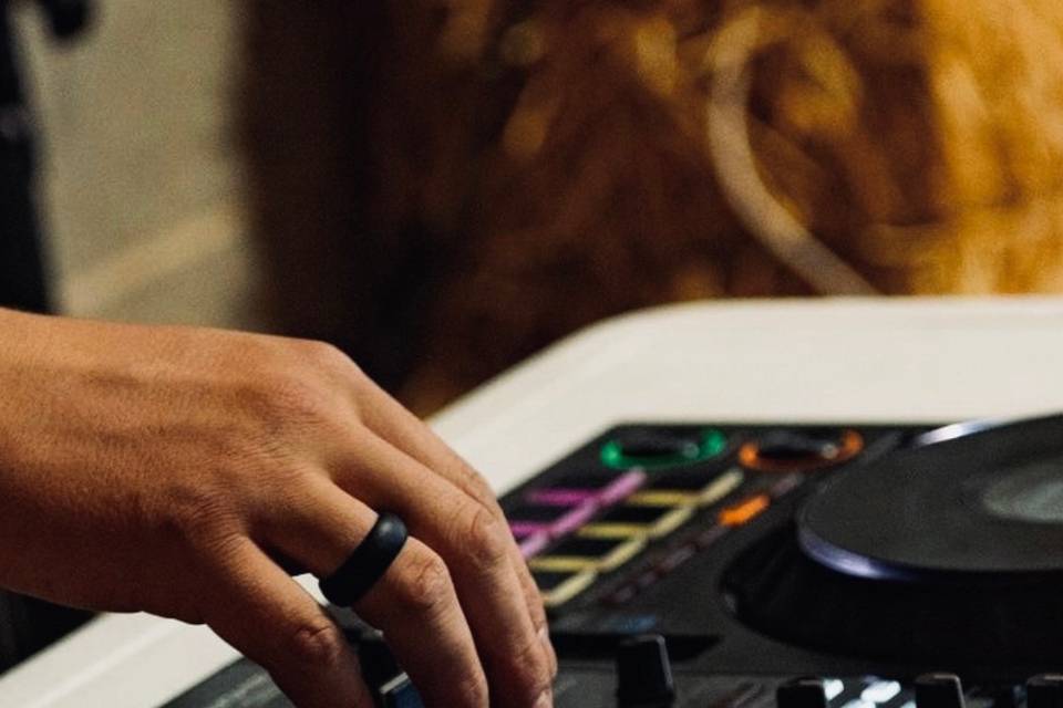 DJ Close Up