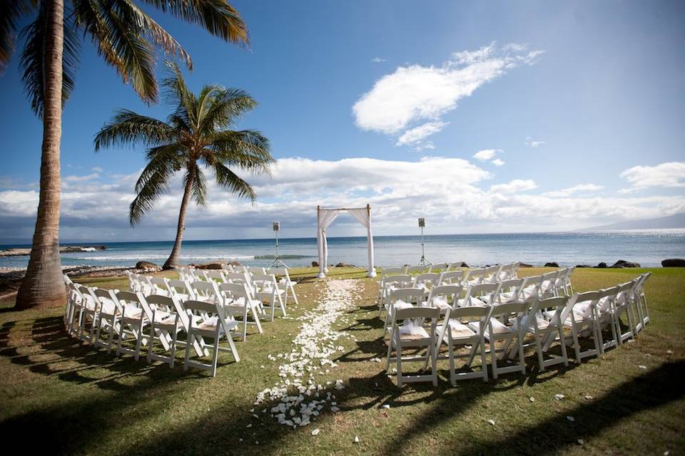 Sleek ceremony sound system at Olowalu Plantation House