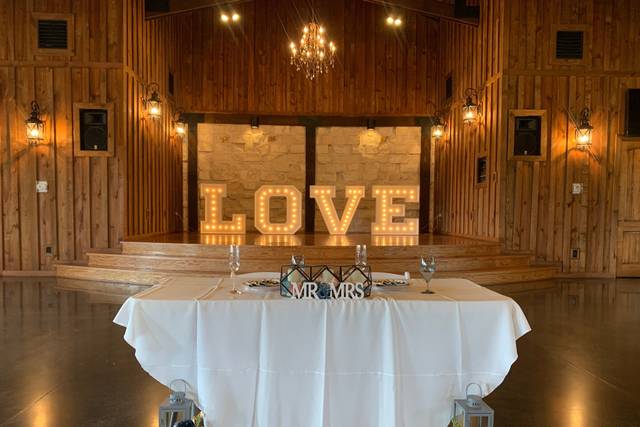 Sweetheart table