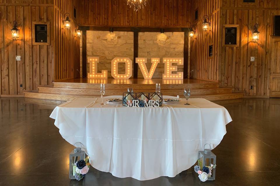 Sweetheart table