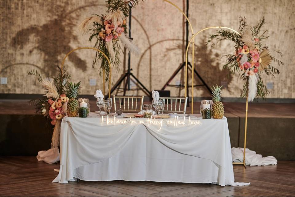 The Perfect Sweetheart Table