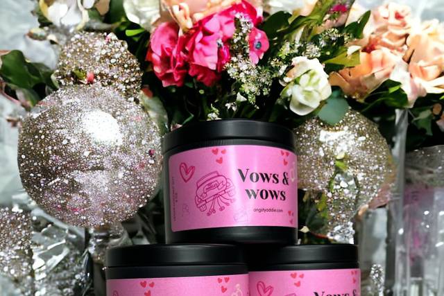 Vows + wows candle tin