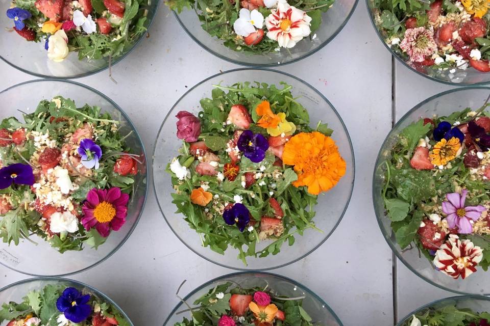 Edible floral salads
