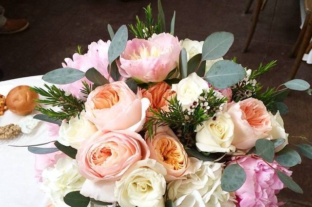 Blush arrangement