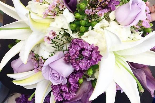 White and violet arrangement