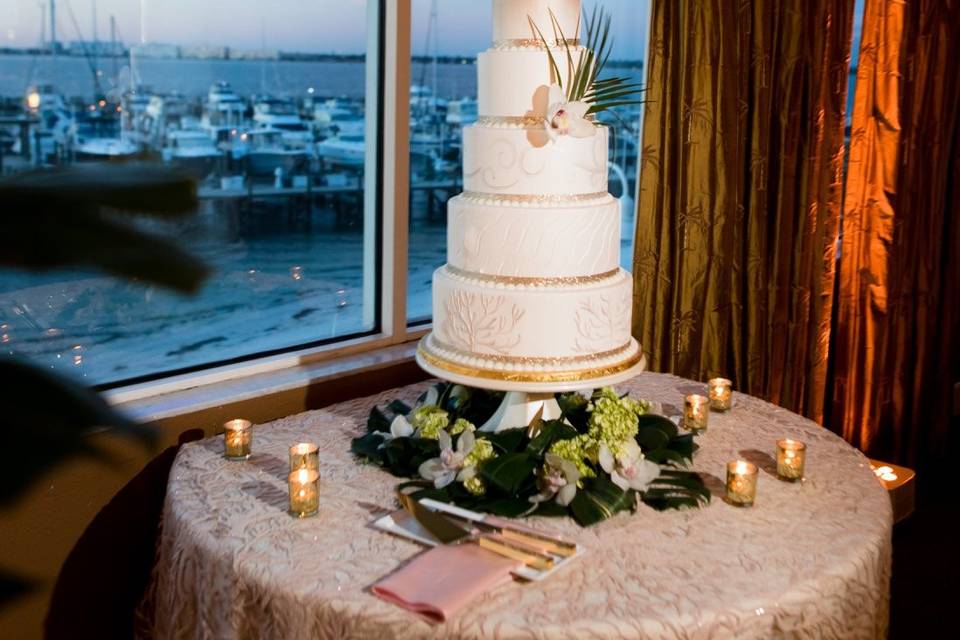 Gorgeous Cake Table design