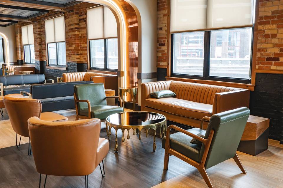 Ashton Lounge