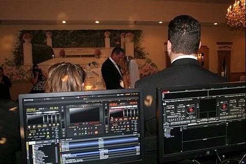 A First Class DJ Services