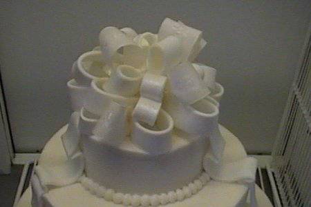 Butter Cream Finish With Fondant Bow