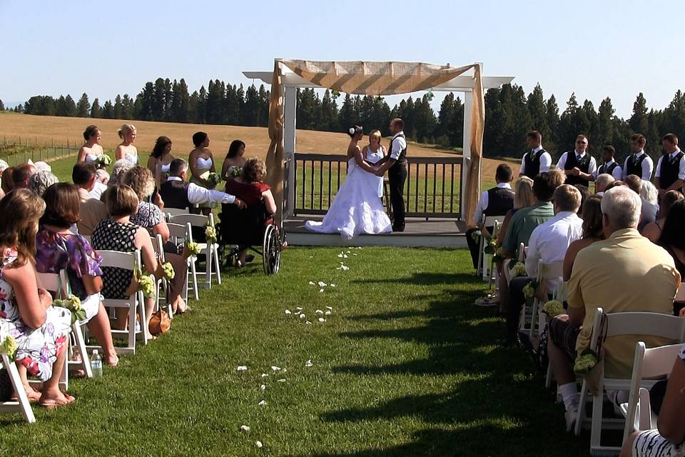 Rachel & Brendan were also married at High Country Orchard in Mead, Wa. in Green Bluff area with the beautiful farmland in the background.  They also had their reception in the barn on the property.