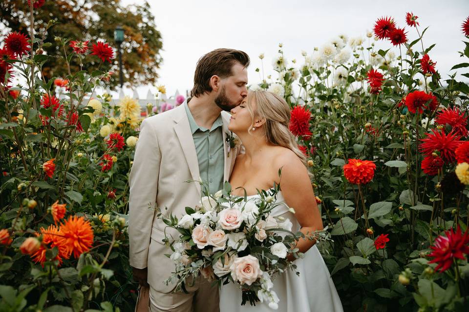 Garden kiss