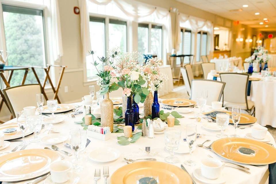 Light and airy centerpieces