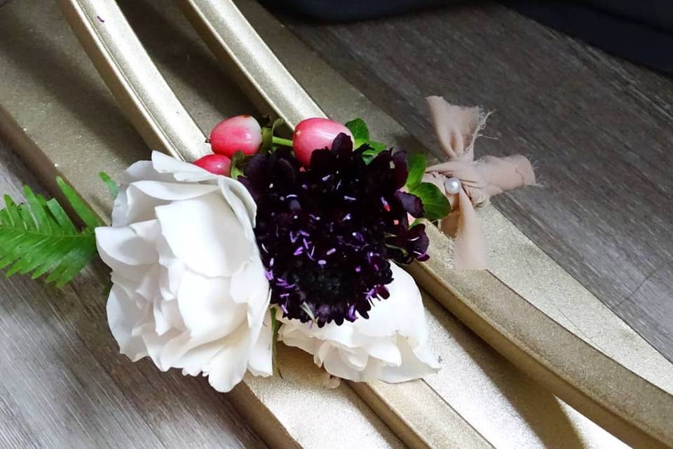 Vibrant groom's boutonniere