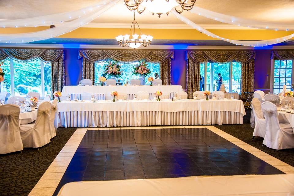 2-Tiered Head Table