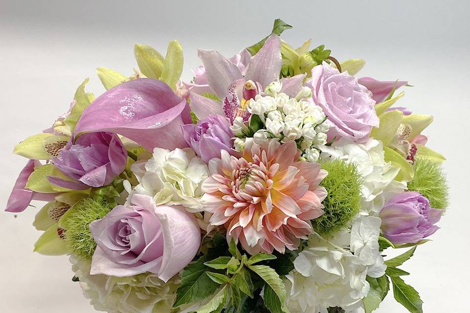 Mixed flowers centerpiece