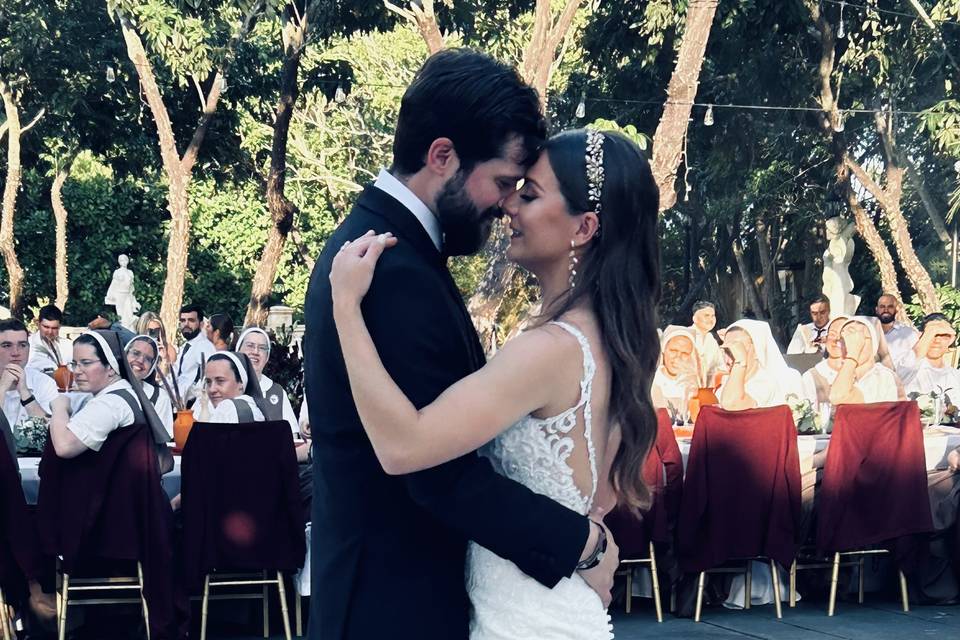 The Galbadon's 1st Dance