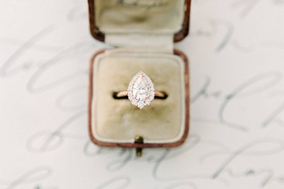 The Celeste, pear moissanite | Sara Corona Photography