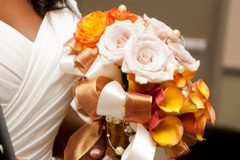 White and yellow bouquet