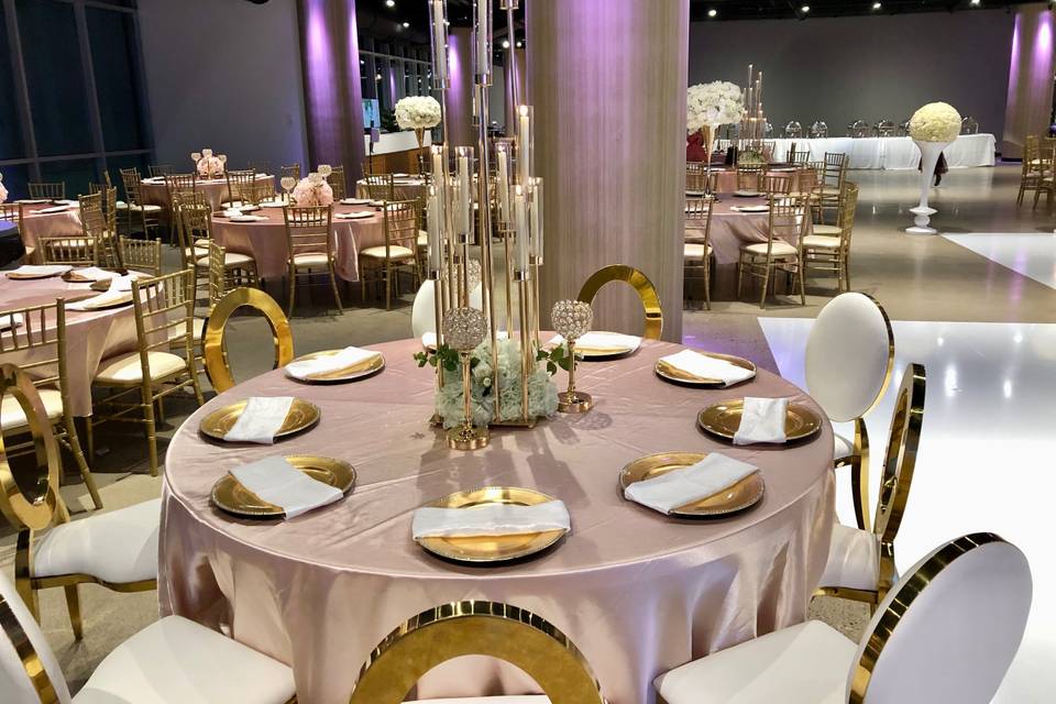 Elegant wedding decor